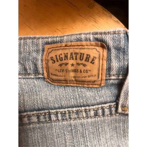 Signature by Levi Strauss & Co. Low Rise Bootcut Jeans Women's 10 Short Blue (13 - Picture 5 of 6